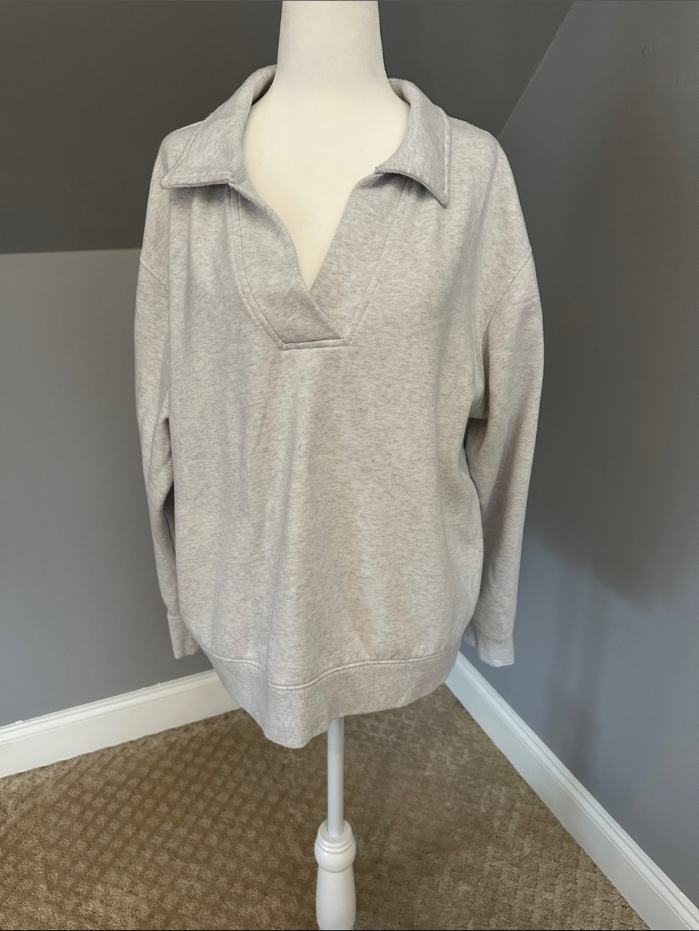 Universal Thread Light Gray Collared V-Neck Pullover